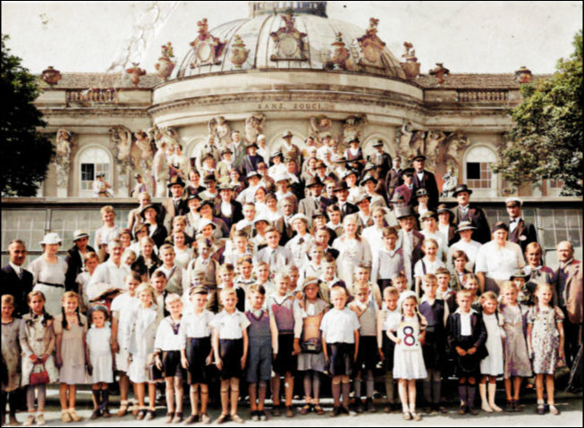 Schulausflug Schloss Sanssouci 1935