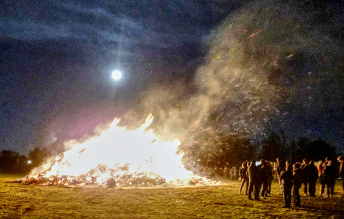 Osterfeuer in Sacro